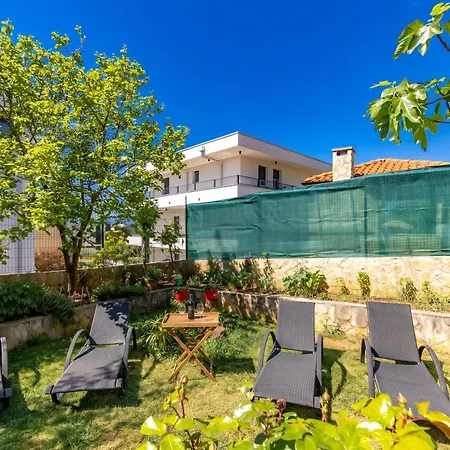 Apartment Pool And Garden Hortenzija Kostrena
